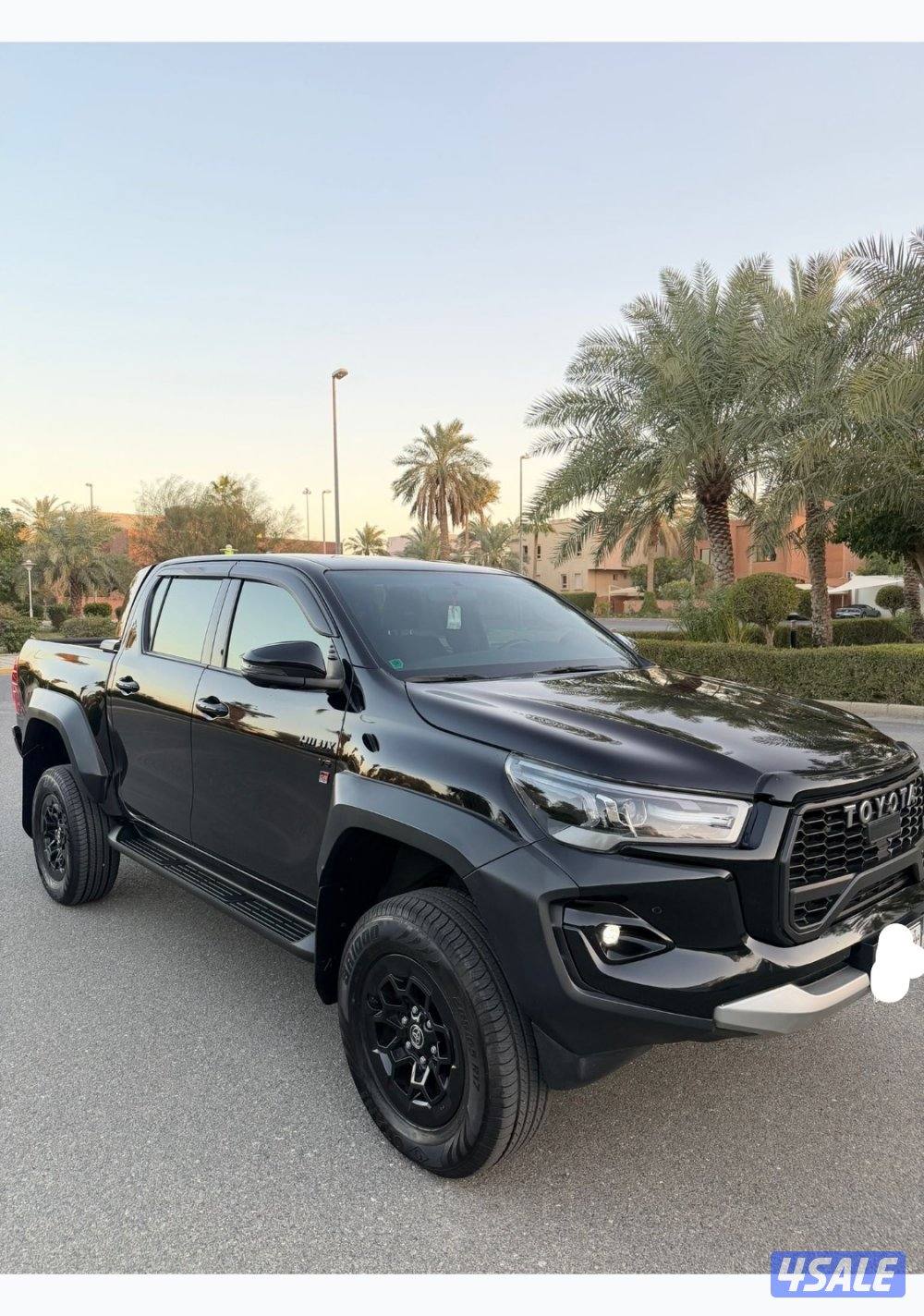 للبيع هايلكس GR - صبغ وكاله - عداد ٩٩الف0