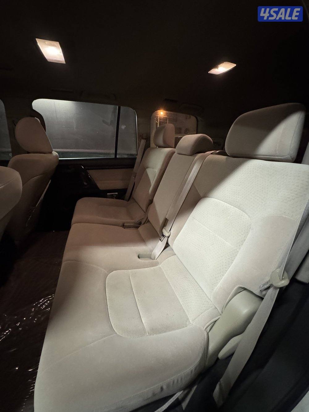 للبيع لاند كروزر موديل 2011 اللون ابيض المالك الاول ماشي 305 الف8