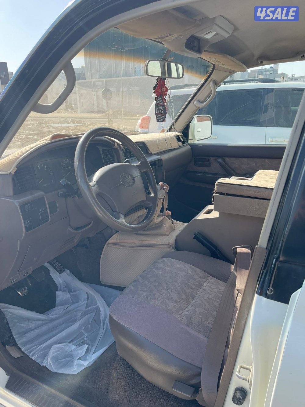 خمسة صفر تسعه صفر سبعه تسعه ثمانية خمسه لاند كروز ١٩٩٧2