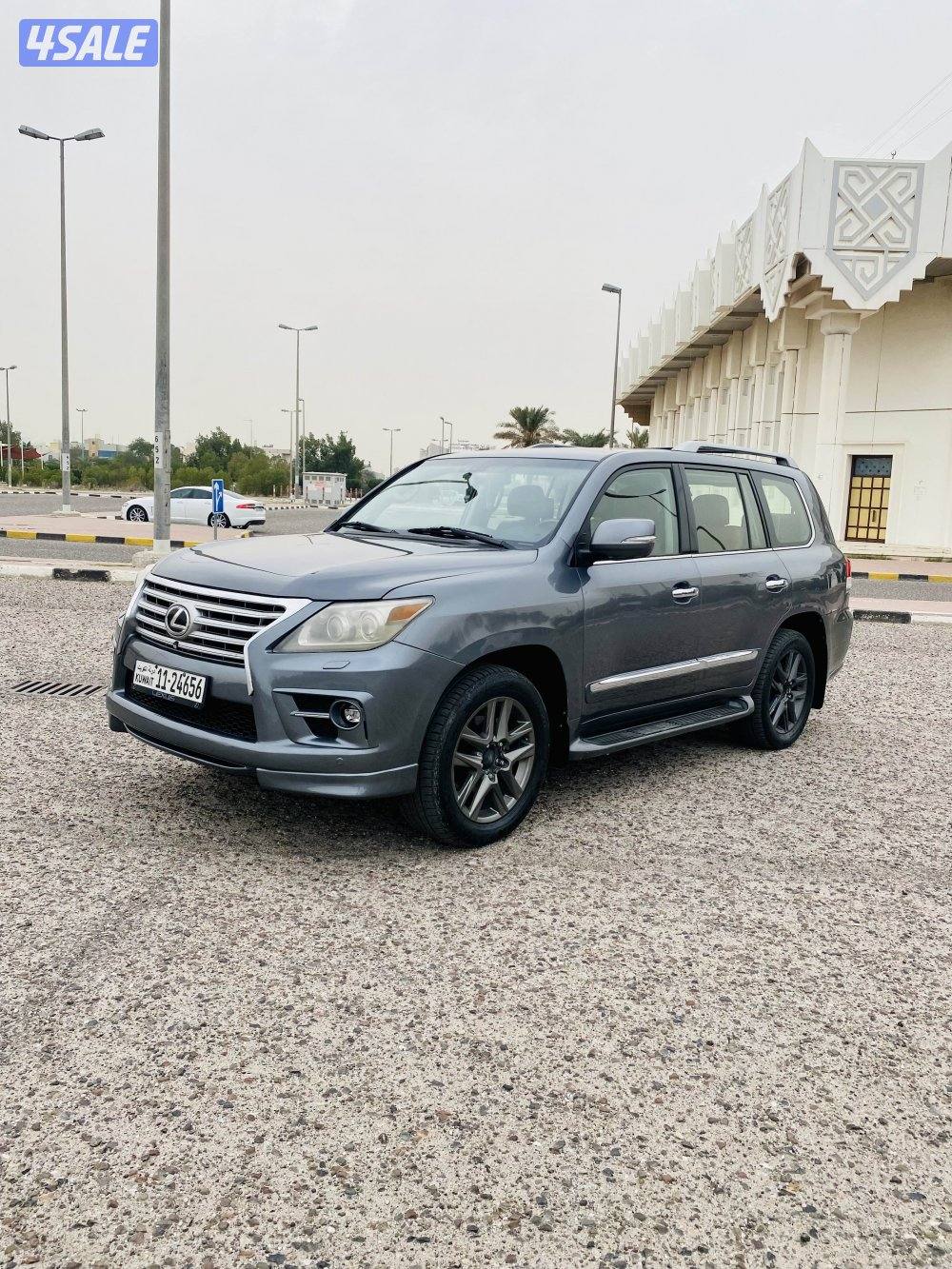 لكزس LX نظيف بحاله ممتازه0