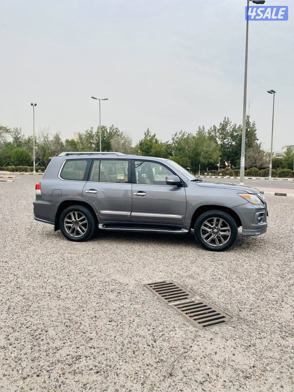 لكزس LX نظيف بحاله ممتازه2