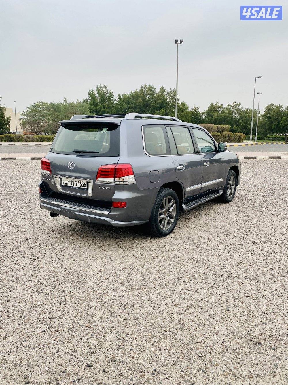 لكزس LX نظيف بحاله ممتازه3