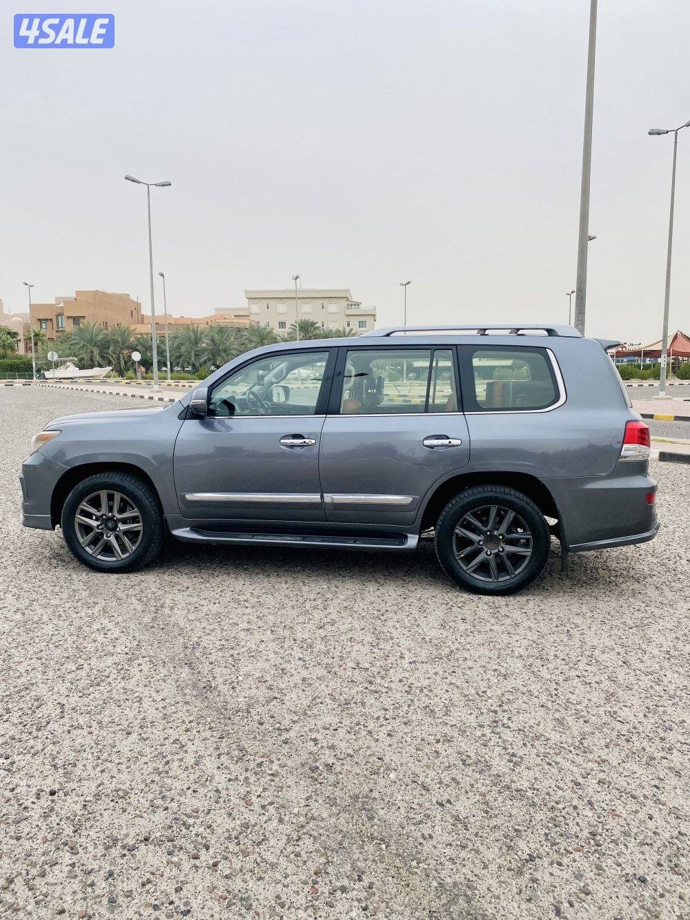 لكزس LX نظيف بحاله ممتازه4