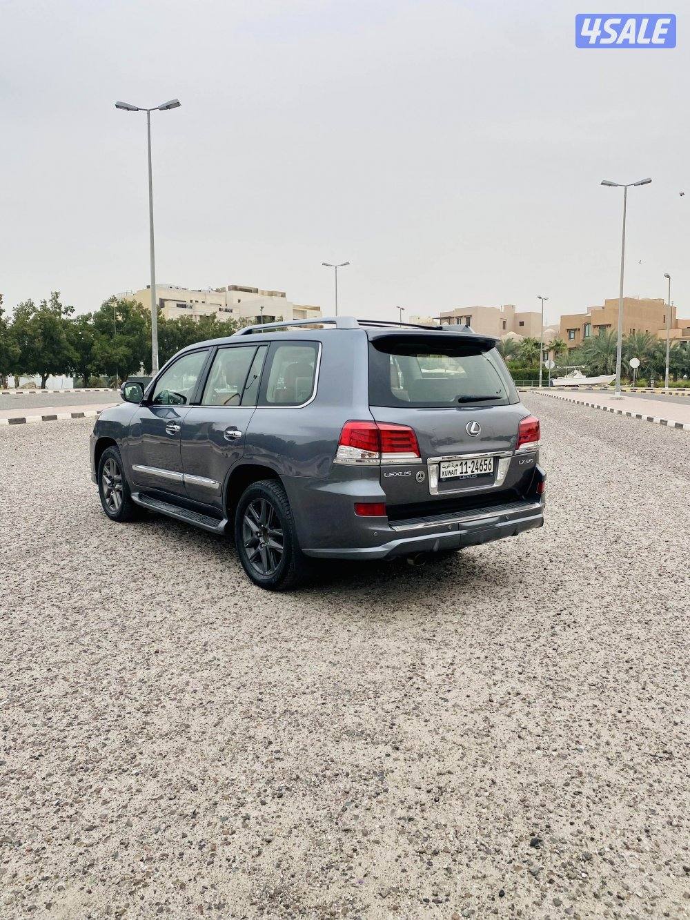 لكزس LX نظيف بحاله ممتازه5