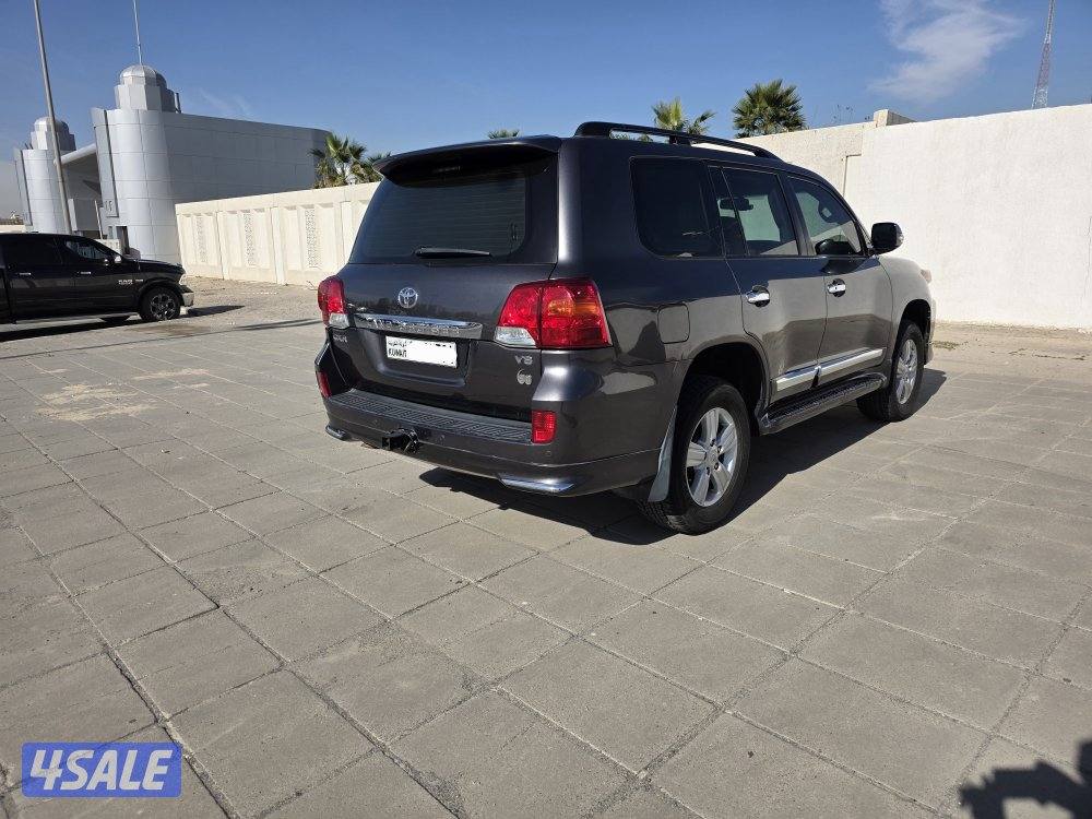 لاندكروزر GXR 20142