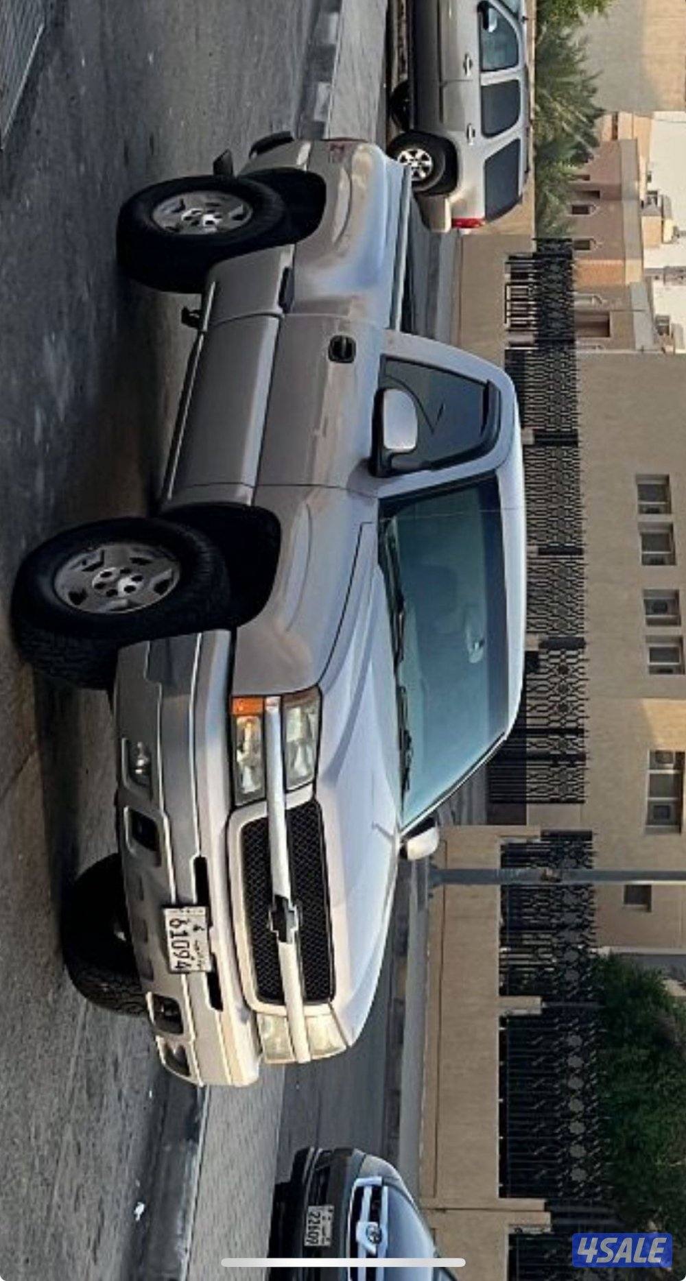 للبيع وانيت سلفرادو 2004 الموتر استعمال يومي ما يشتكي من شي2