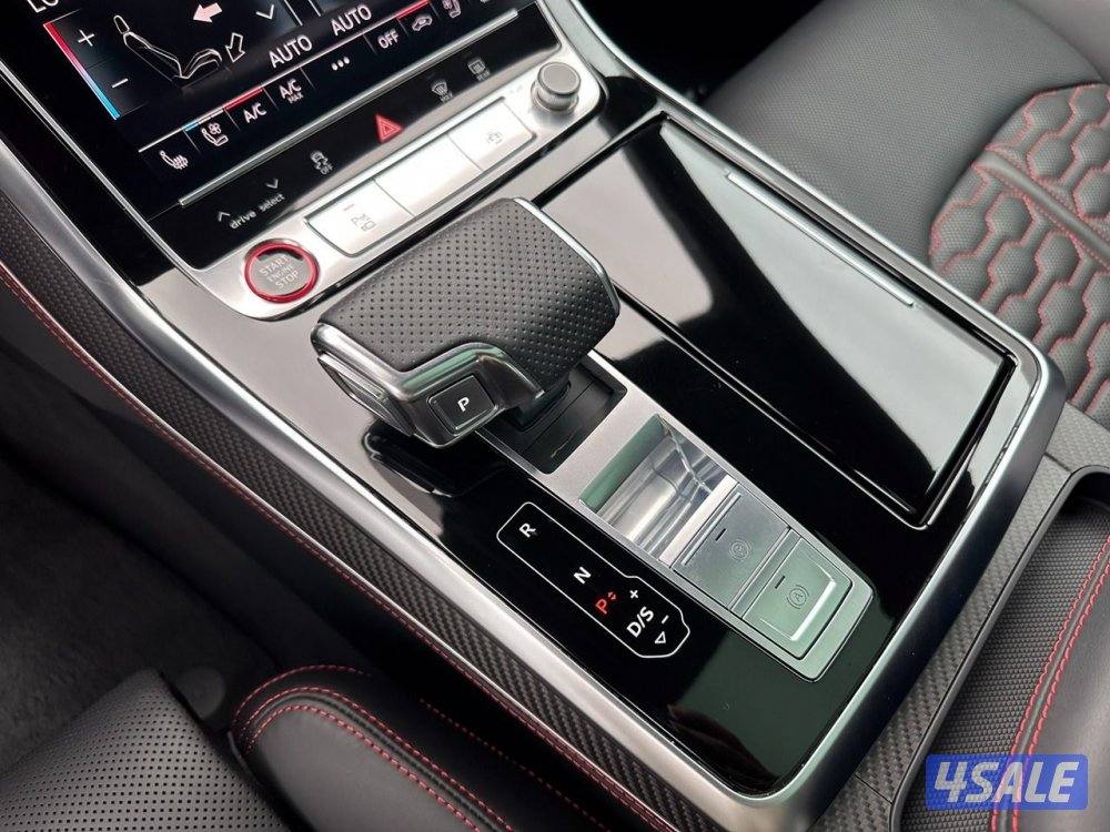 Audi RS Q8 (black edition)1