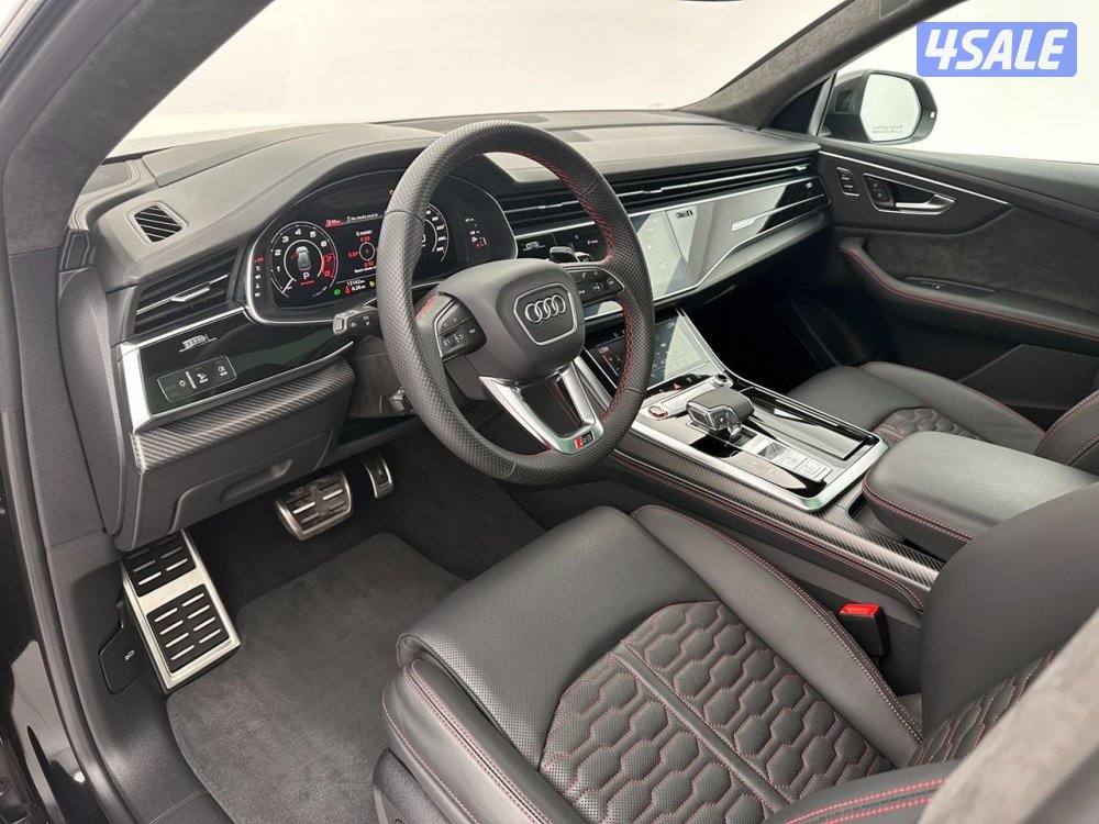 Audi RS Q8 (black edition)2