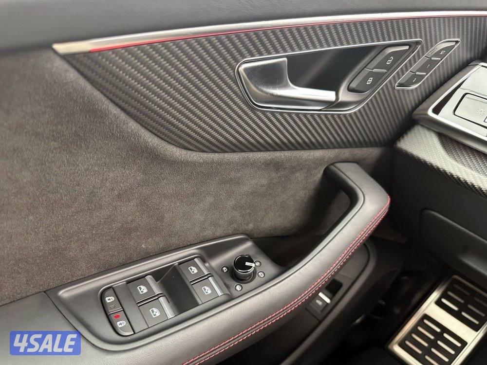 Audi RS Q8 (black edition)8