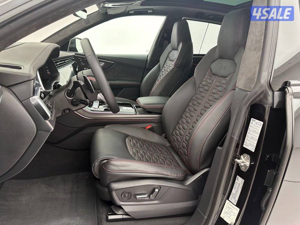 Audi RS Q8 (black edition)11