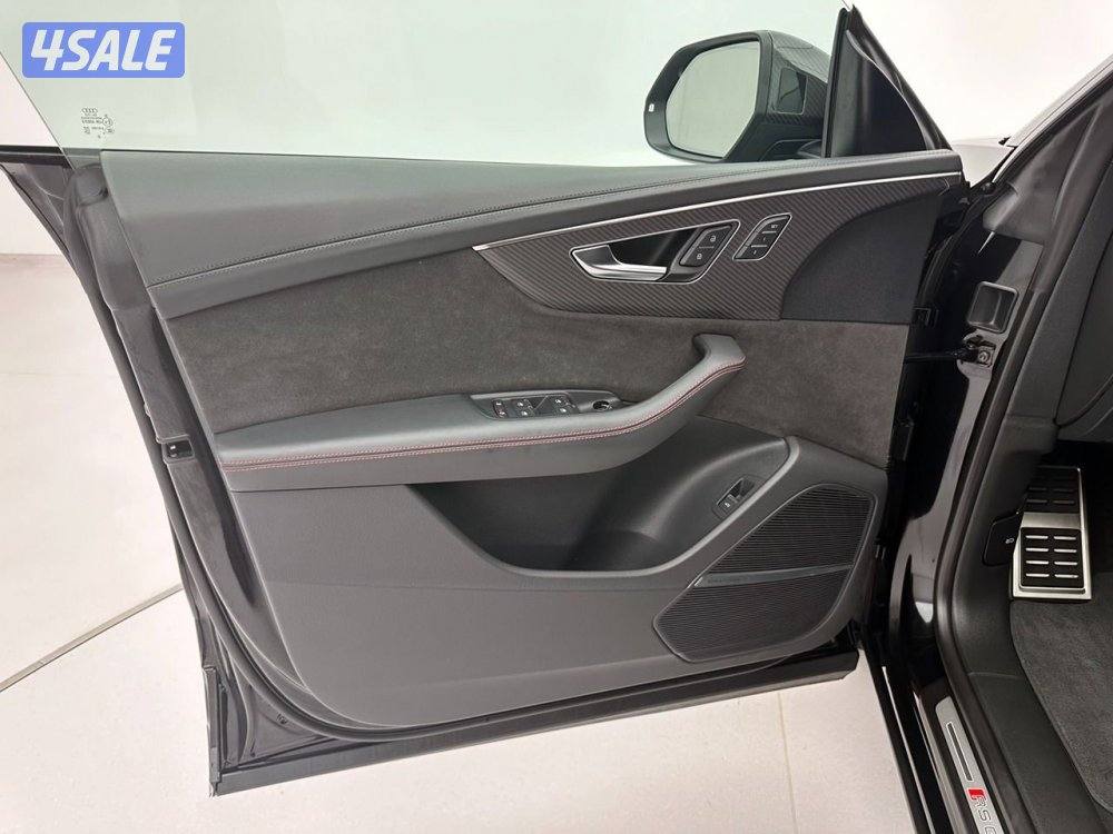 Audi RS Q8 (black edition)12