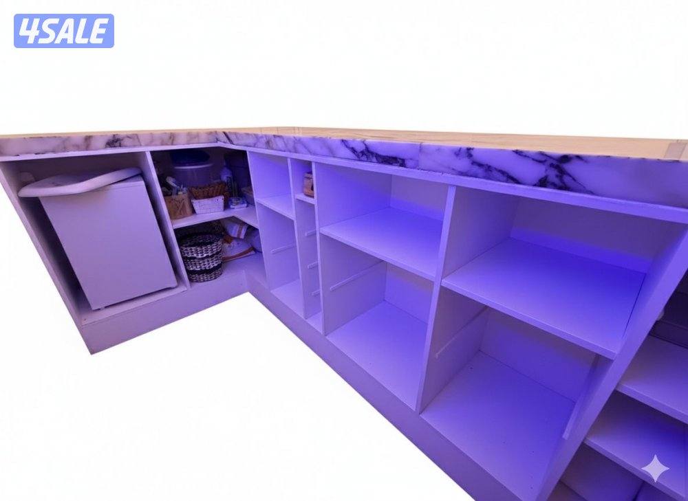 للبيع بار خشب ورخام وقنفة كراسيها متحركة1