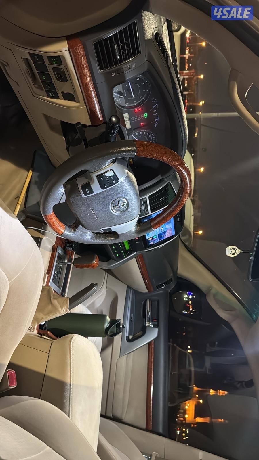 للبيع لاندكروزر موديل 2012 اللون ذهبي4