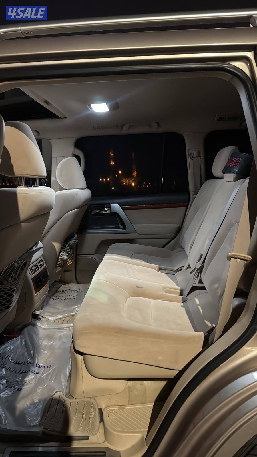 للبيع لاندكروزر موديل 2012 اللون ذهبي5