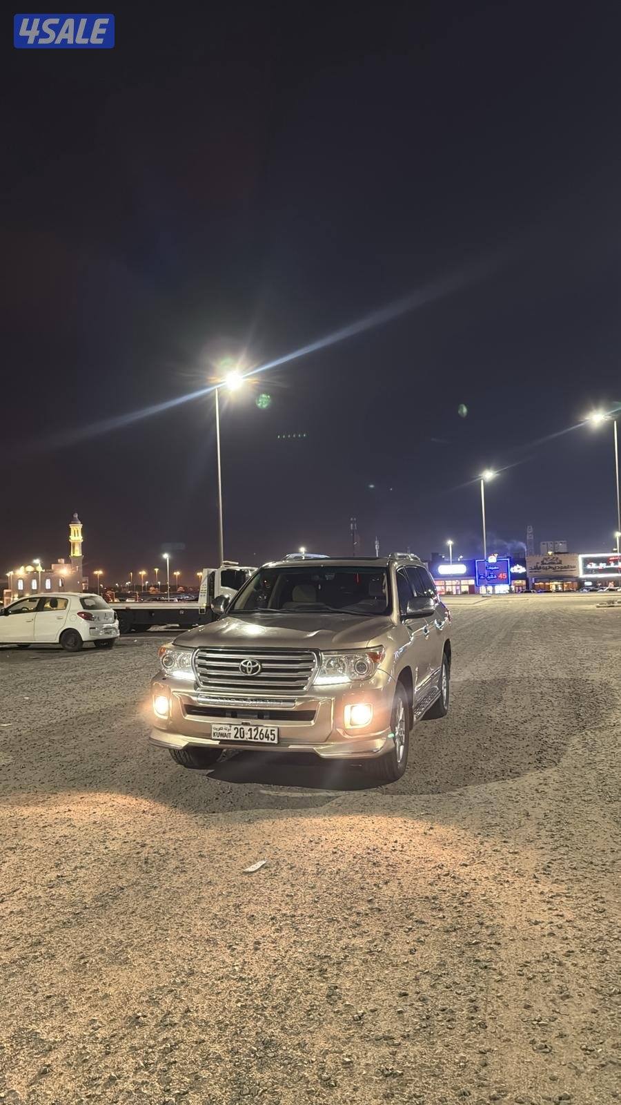 للبيع لاندكروزر موديل 2012 اللون ذهبي9