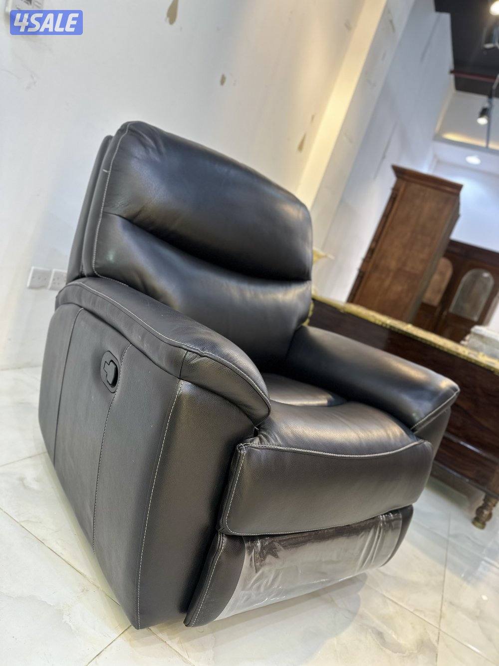 للبيع كرسي هزاز مريح جداً0