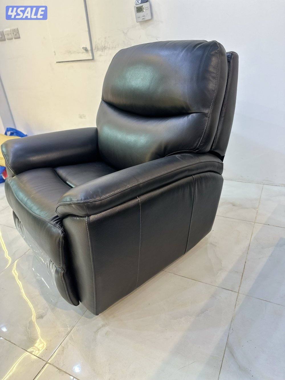 للبيع كرسي هزاز مريح جداً3