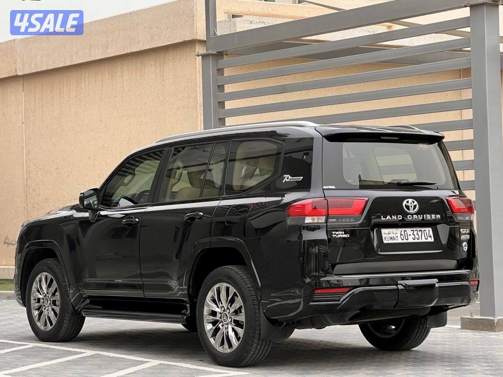 لاندكروزر / توين تيربو / ٢٠٢٢ / عداد ٩ الاف2