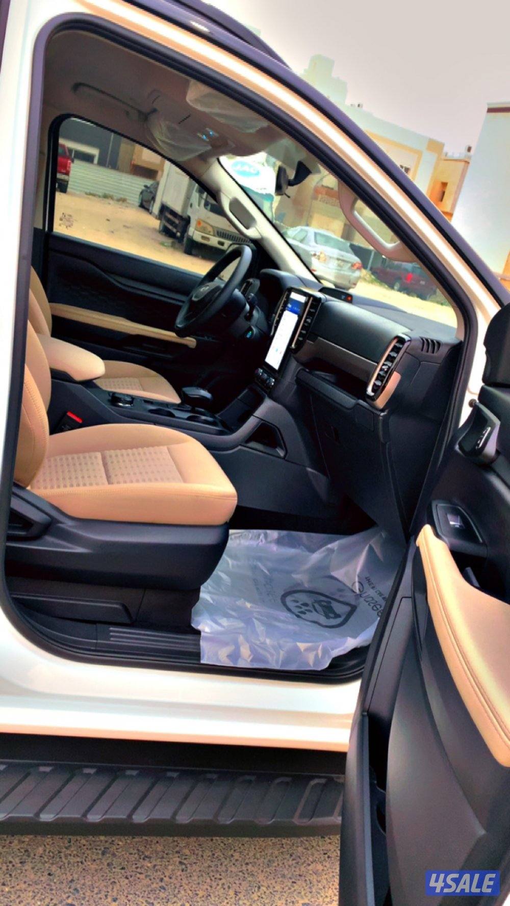 SAL CAR FORD EVEREST km13