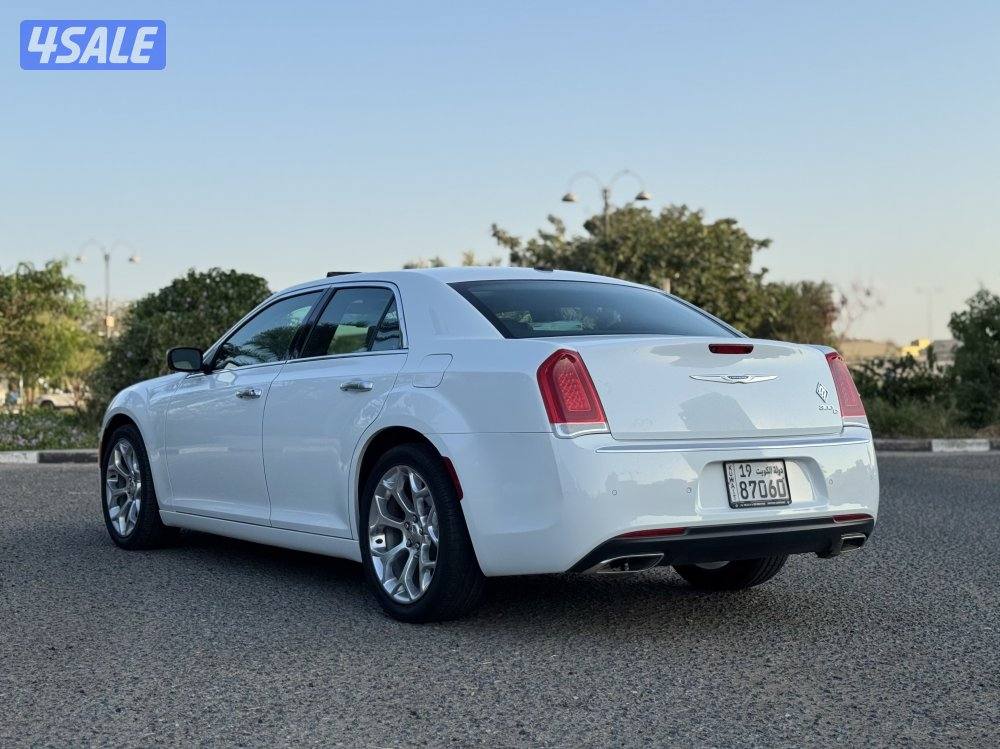 كرايزلر 300C موديل 2021 - فل أوبشن - ماشي 11 ألف6