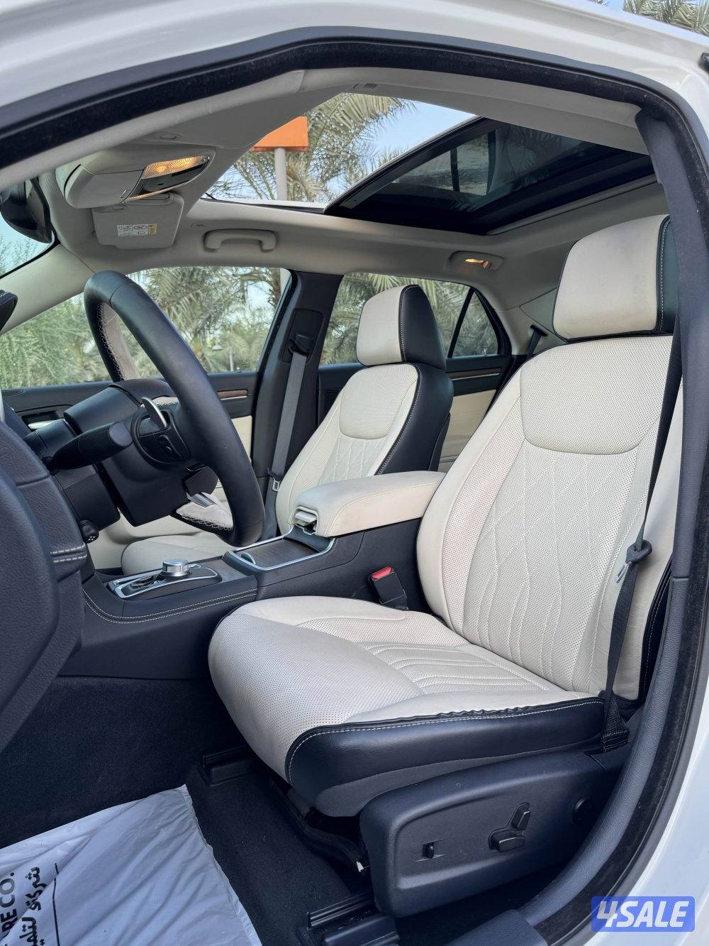 كرايزلر 300C موديل 2021 - فل أوبشن - ماشي 11 ألف8