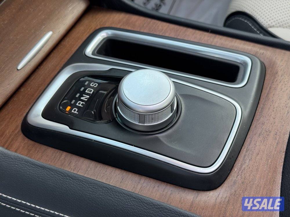 كرايزلر 300C موديل 2021 - فل أوبشن - ماشي 11 ألف11