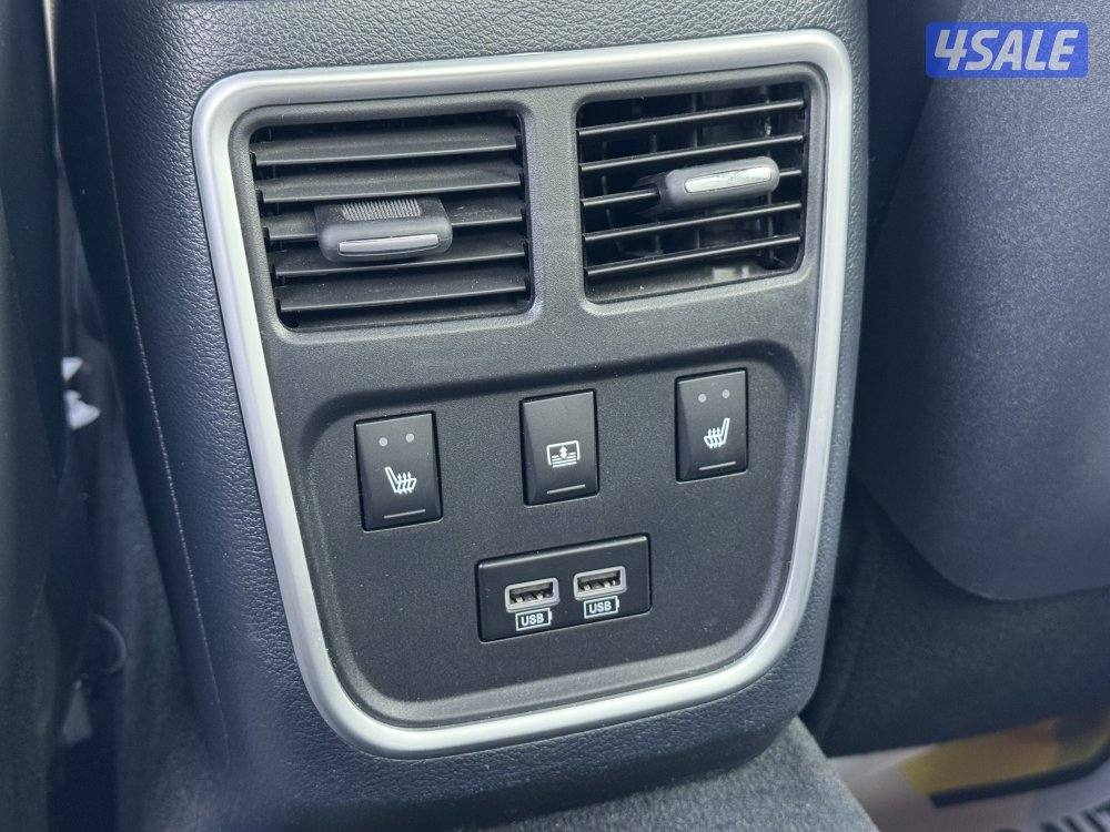 كرايزلر 300C موديل 2021 - فل أوبشن - ماشي 11 ألف14