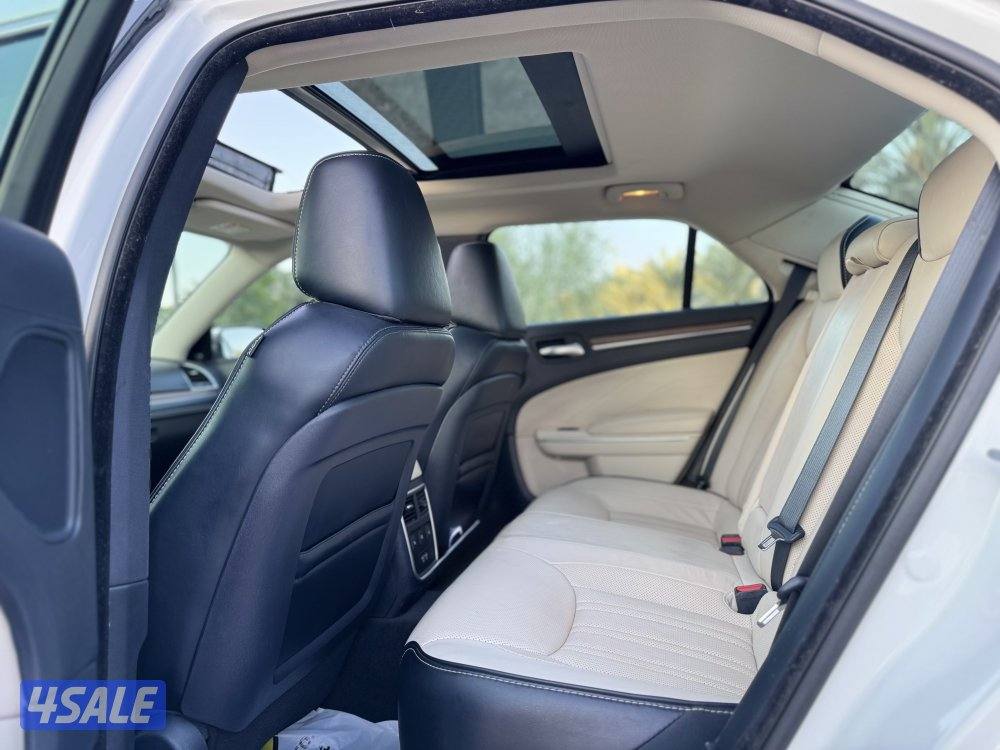 كرايزلر 300C موديل 2021 - فل أوبشن - ماشي 11 ألف13