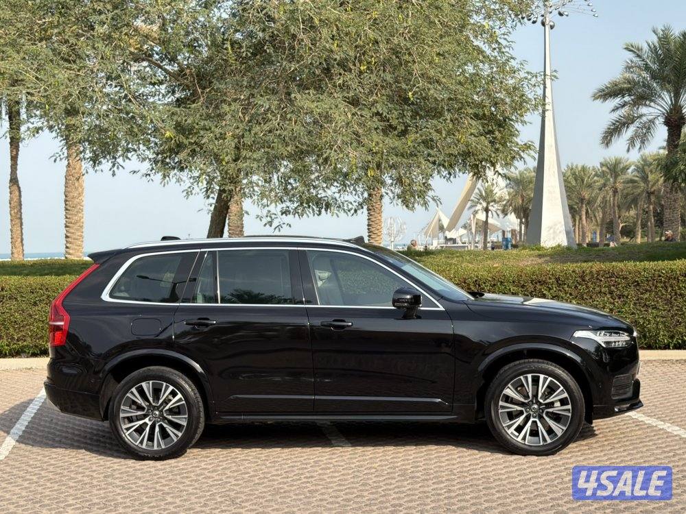 VOLVO XC90 / 2022 . B5 AWD5