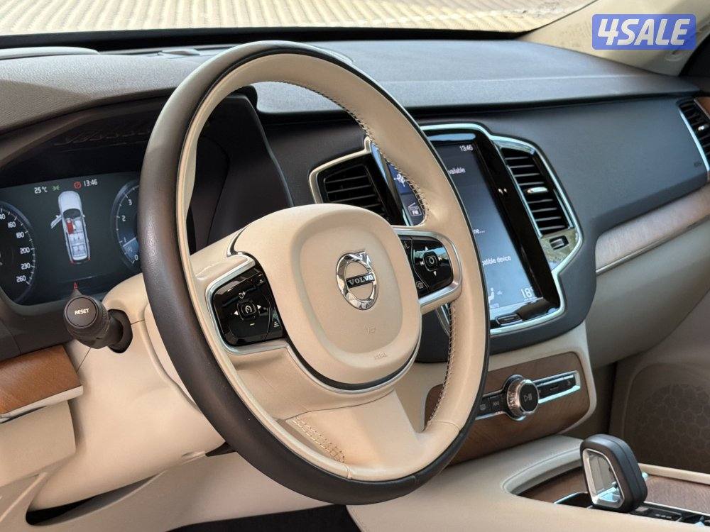 VOLVO XC90 / 2022 . B5 AWD6