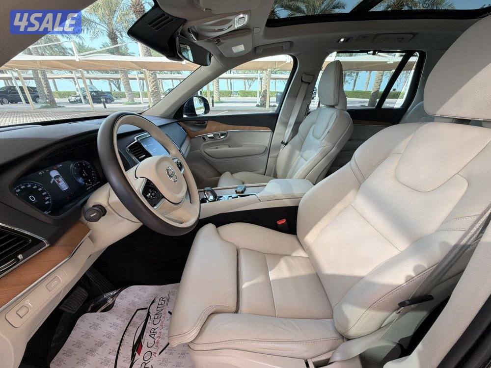 VOLVO XC90 / 2022 . B5 AWD7