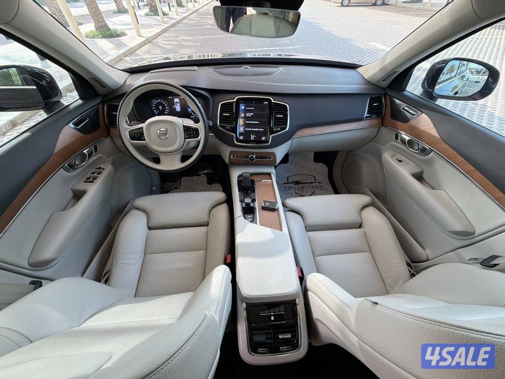 VOLVO XC90 / 2022 . B5 AWD9