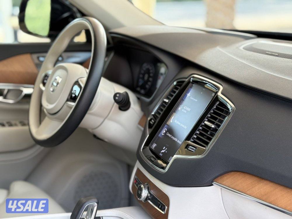 VOLVO XC90 / 2022 . B5 AWD10