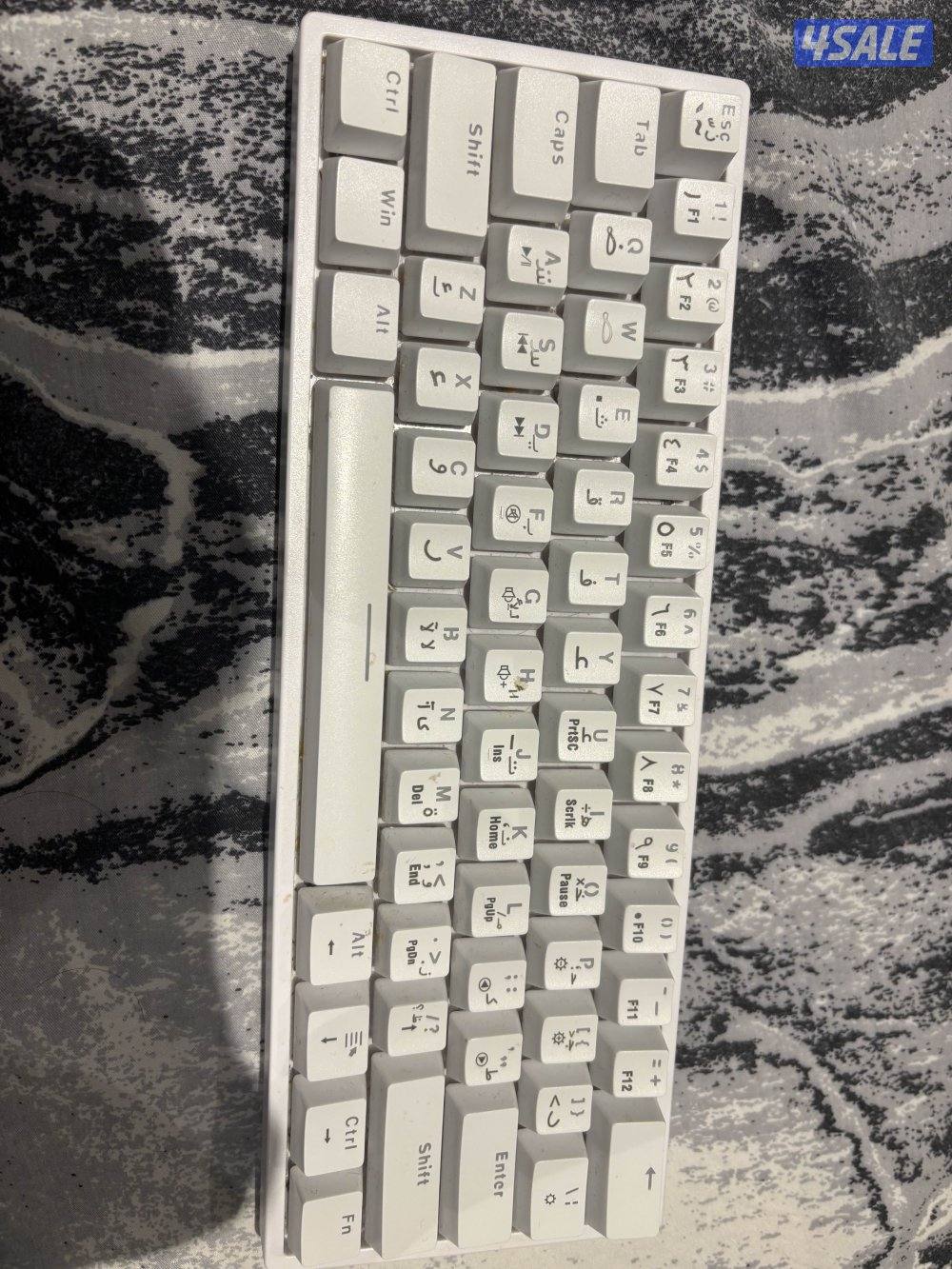 للبيع كيبورد قيمنق ألون ابيض السوتش احمر سبب معا الكرتون5