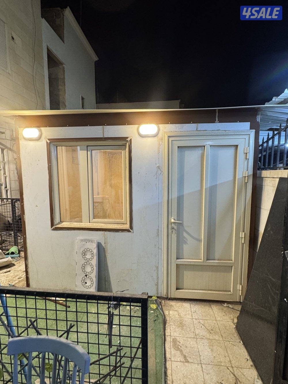 للبيع غرفة ساندوتش بانيل ٣/٤1