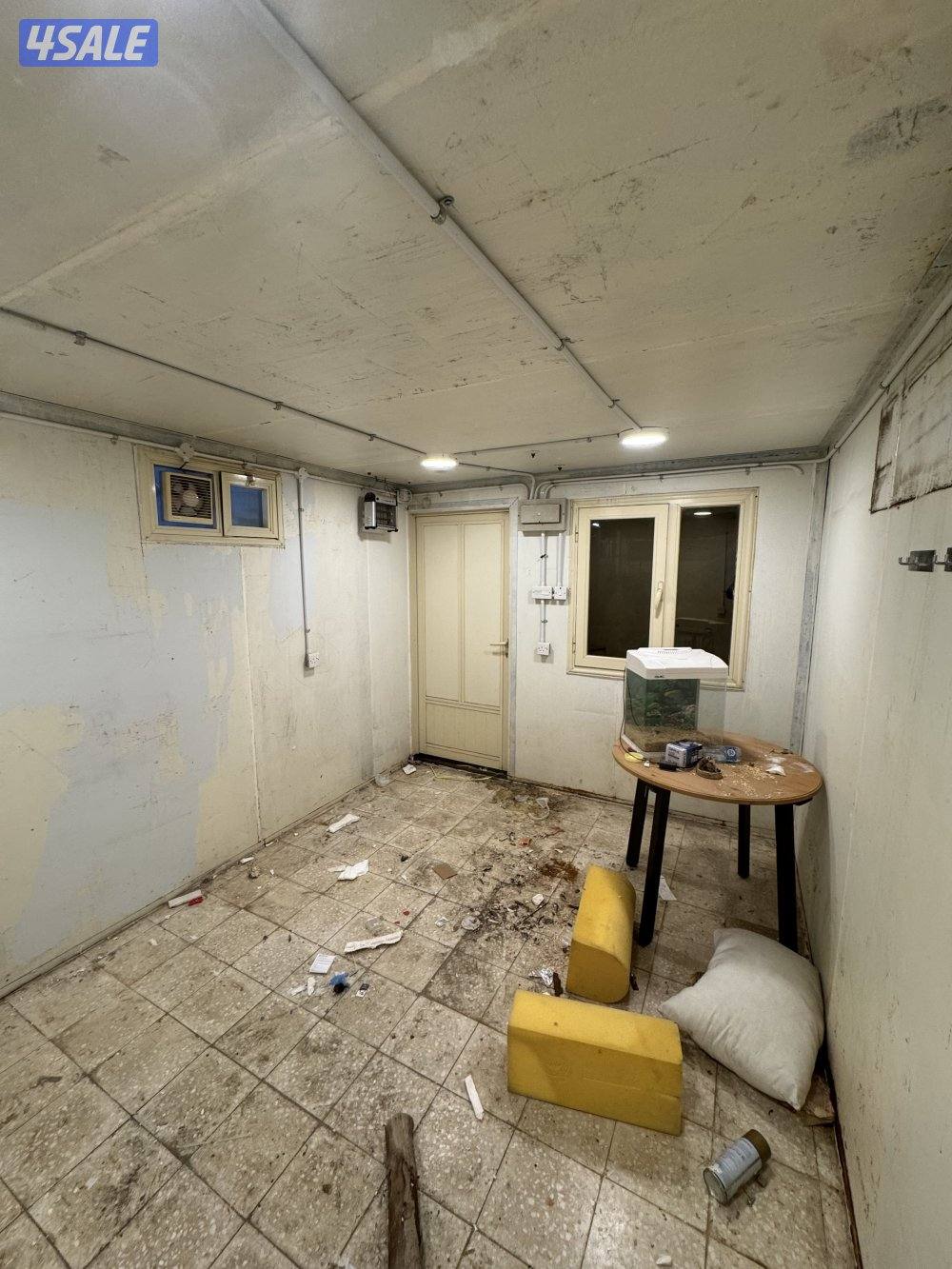 للبيع غرفة ساندوتش بانيل ٣/٤4