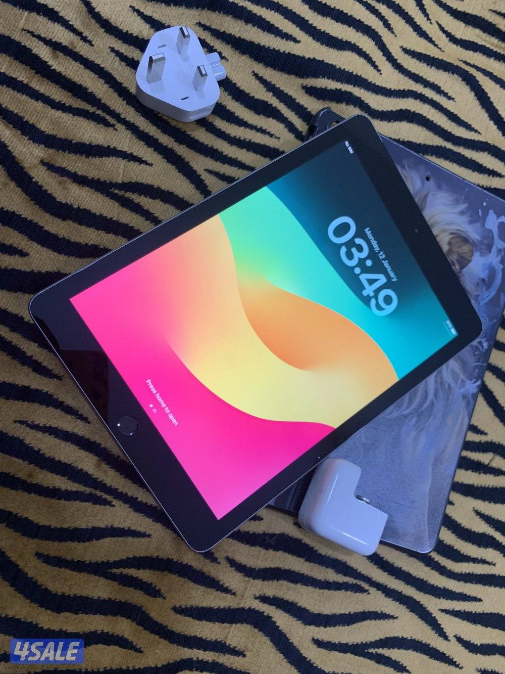 ايباد ابل 6 السادس 128 قيقا خط شريحة نظيف مو مفتوح ولا مصلح1