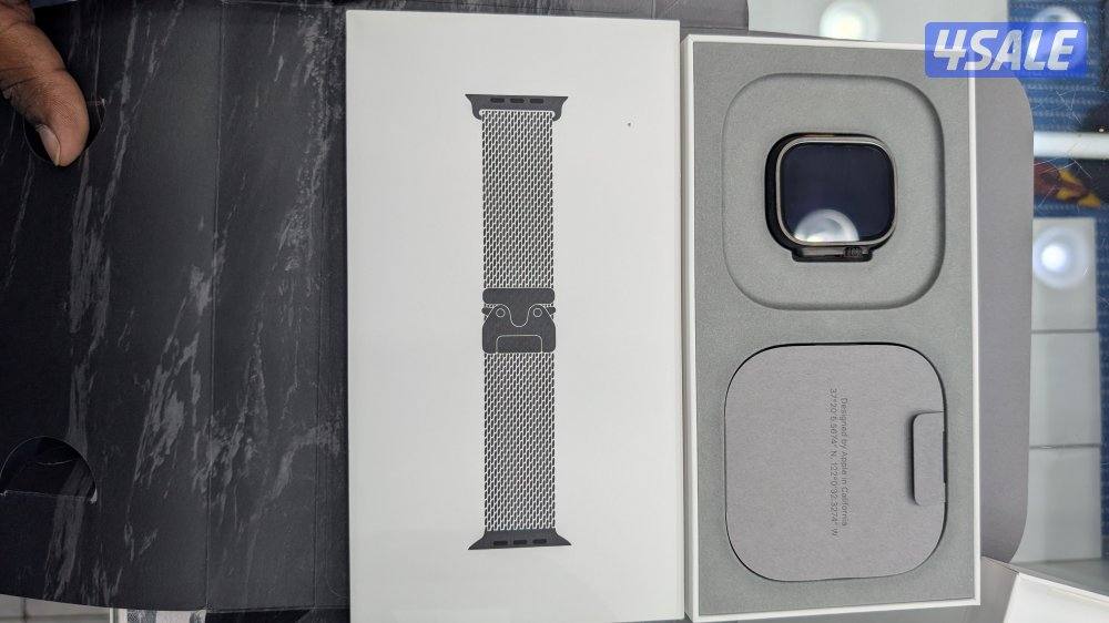 Apple watch ultra 2 black (Milanese Loop)0
