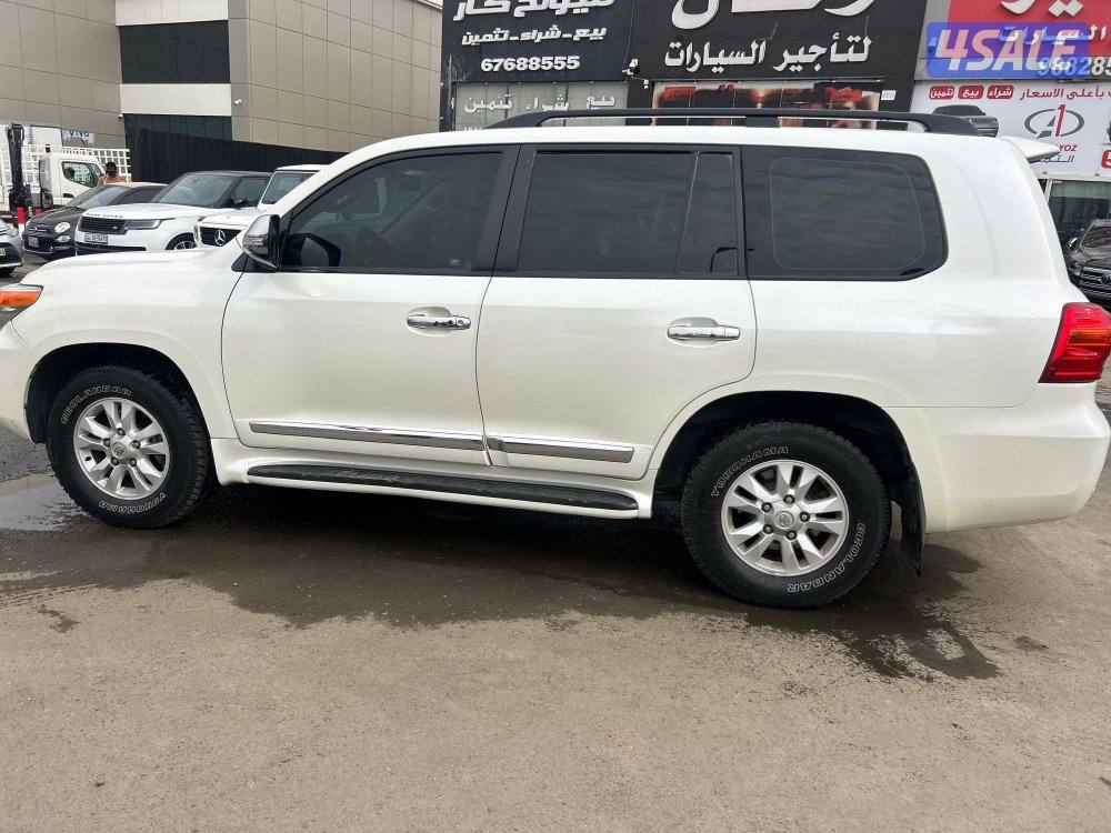 لاند كروزر GX.R -V8
موديل 2012
ماشى 490.000 k.m 
وارد الساير3