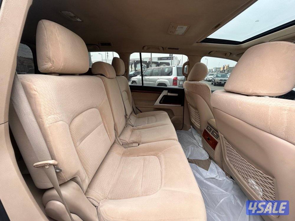 لاند كروزر GX.R -V8
موديل 2012
ماشى 490.000 k.m 
وارد الساير4