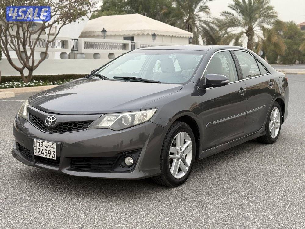 كامري GLX بحالة الوكالة عداد 150 الف0