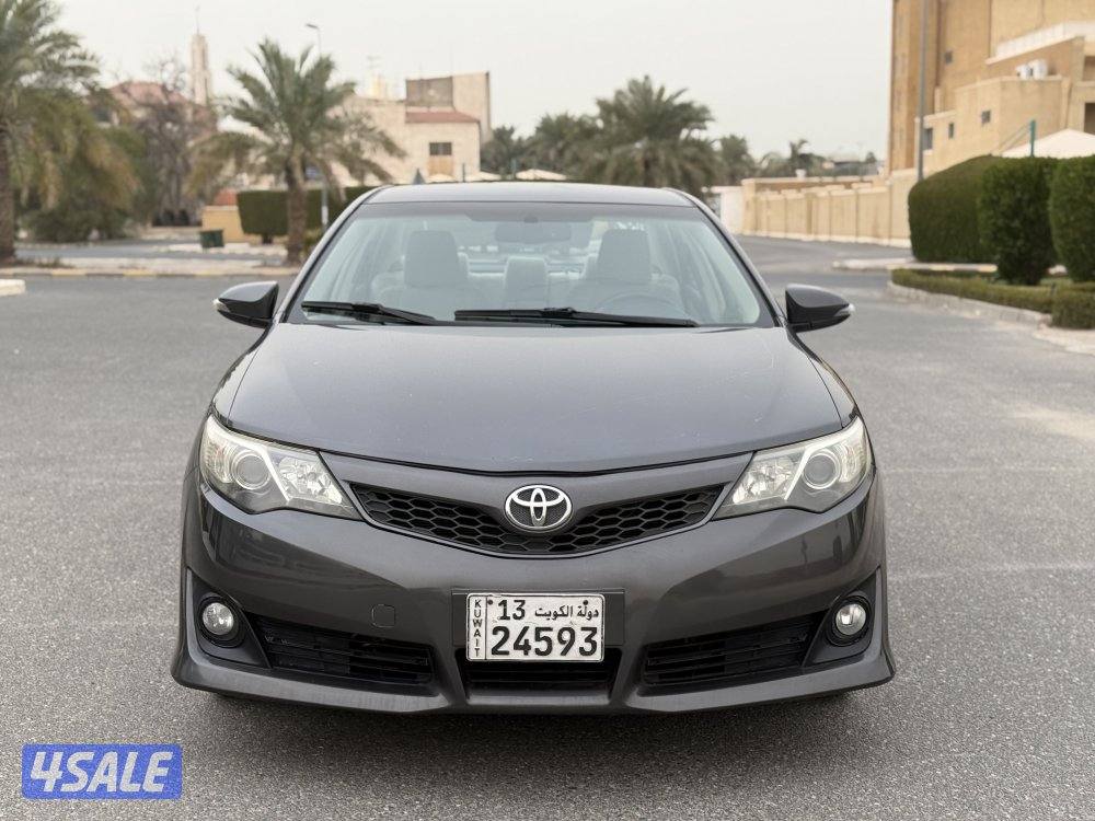 كامري GLX بحالة الوكالة عداد 150 الف1