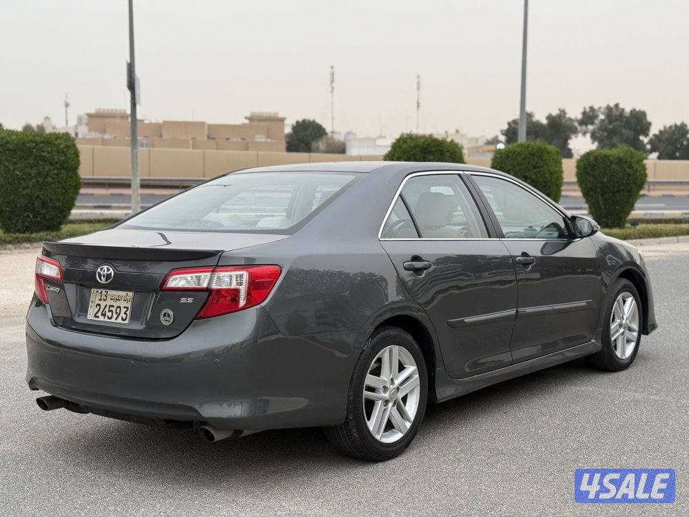 كامري GLX بحالة الوكالة عداد 150 الف3