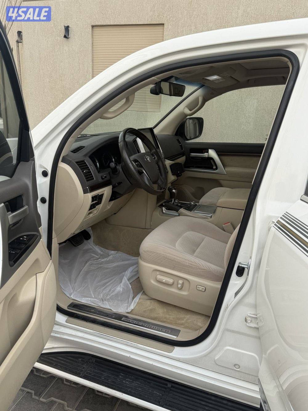 للبيع جيب تيوتا لاندكروزر vxr وارد الخليخ1