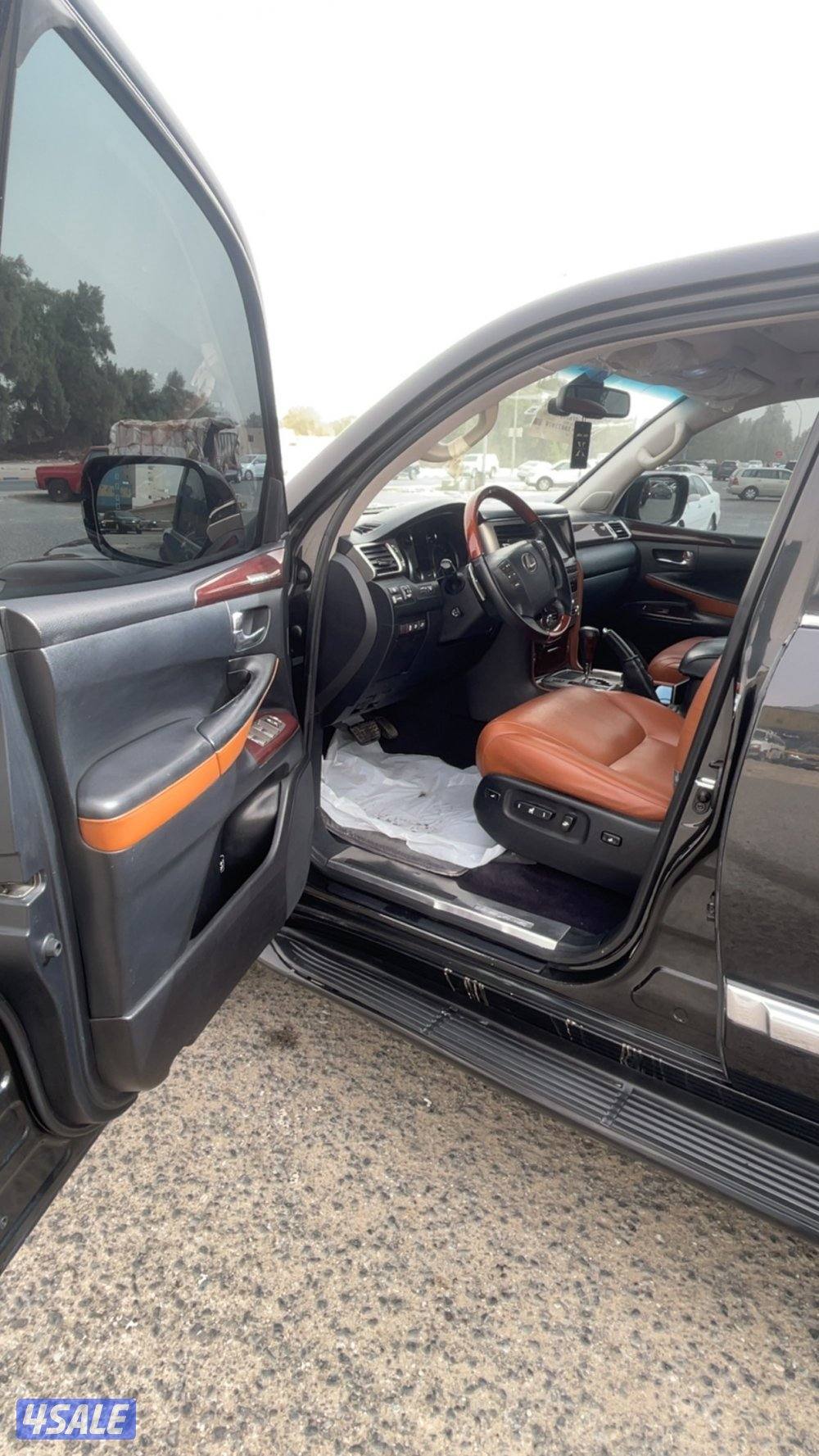 للبيع جيب لكزس LX0