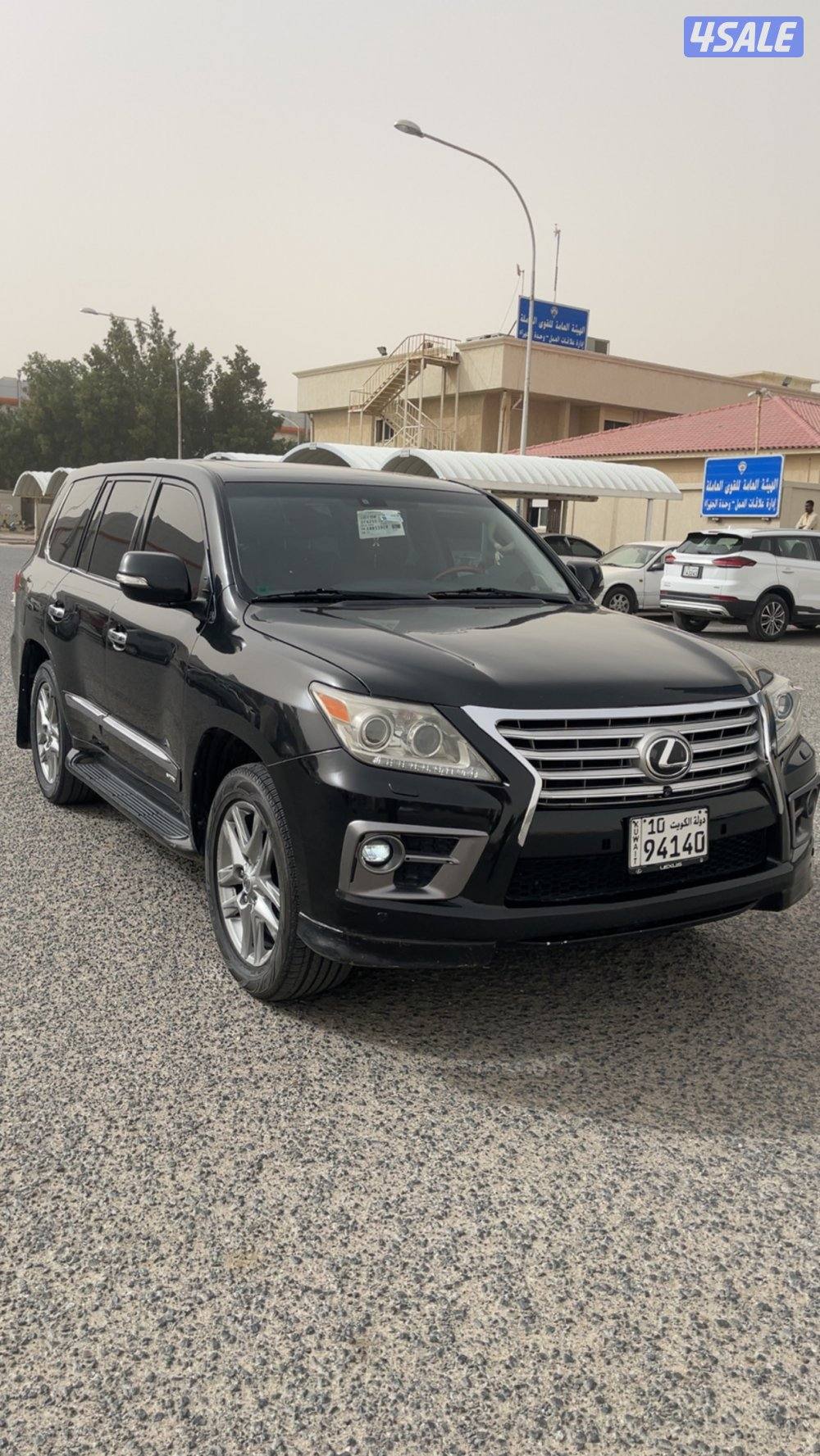 للبيع جيب لكزس LX1