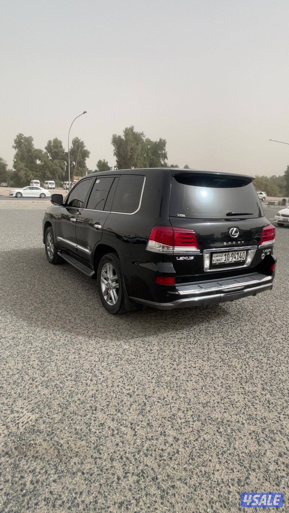 للبيع جيب لكزس LX4
