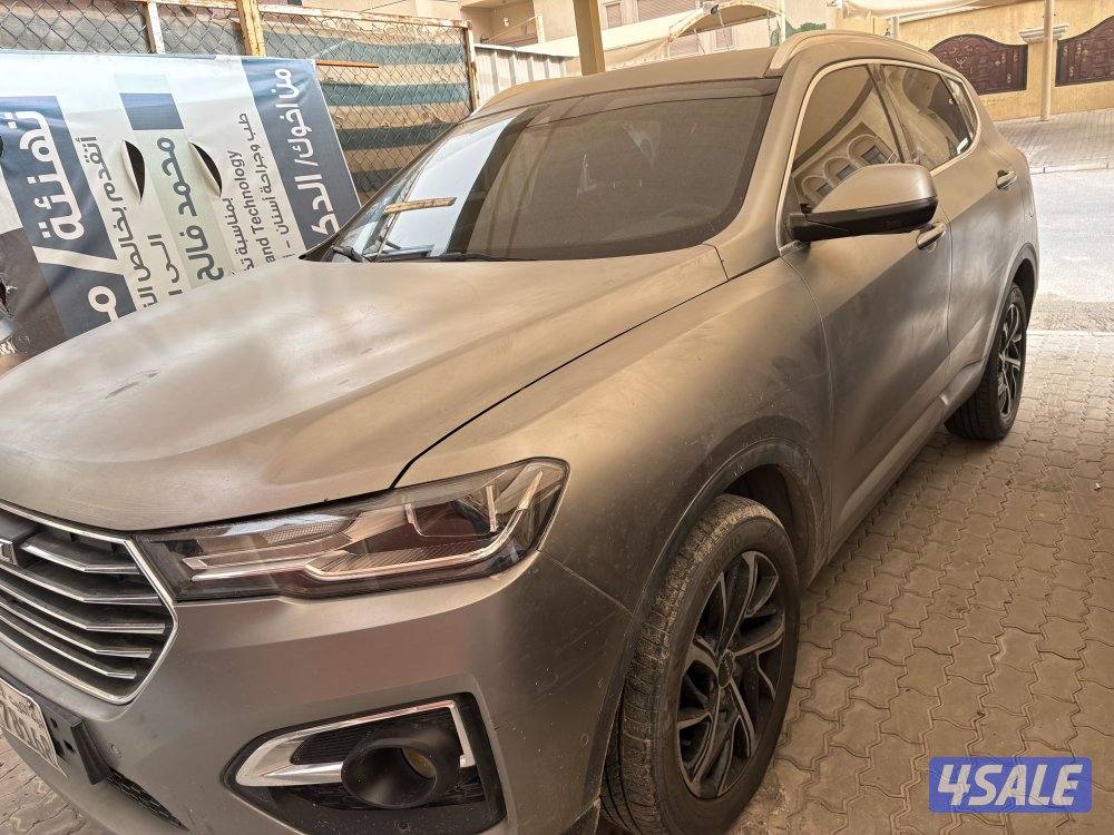 البيع هافال H6  اللون سلفر فيها اصباغ عداد 160 الف فحص قير ماكينه وشاص0