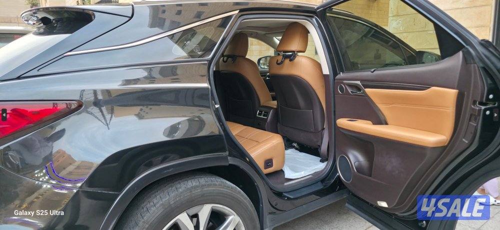 سيارة لكزس RX 350 بحالة ممتازة، يقودها طبيب، من الفئة الأعلى معروضة لل4