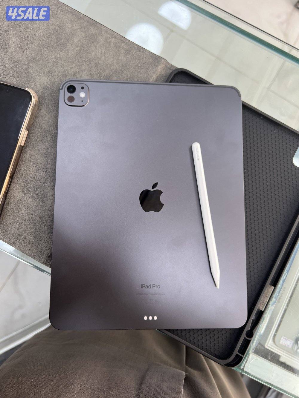 للبيع آيباد برو ١٣ انش0